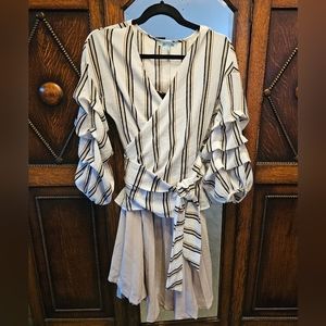 Wrap-around blouse.